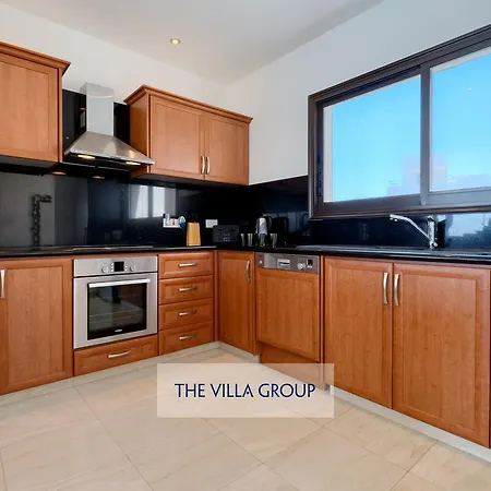 491394 Villa Peyia